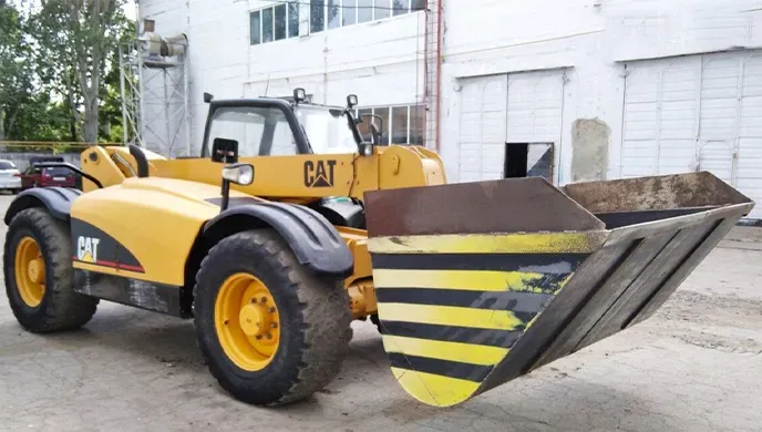 Main image of CAT TH330B Telehandler Specification and Features